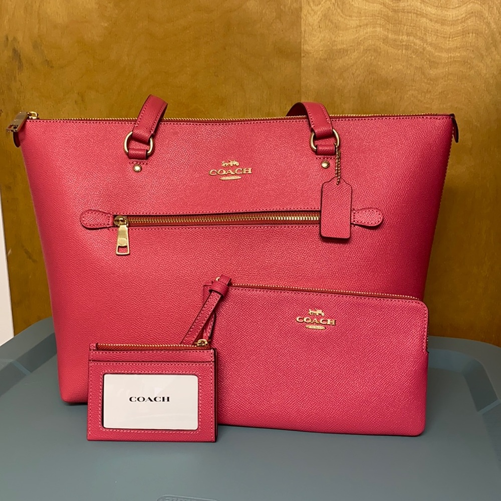 Authentic Coach Fuchsia Handbag, wristlet & mini ID holder